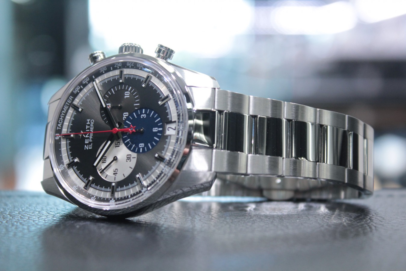 生産終了のグレーダイヤル！マルチカラーの【エルプリメロ 42mm