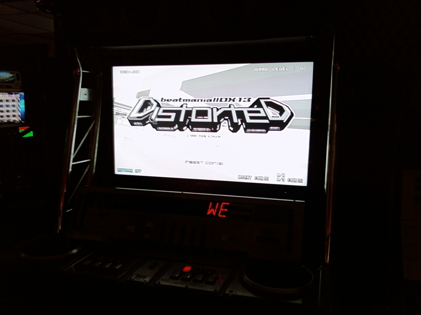 8 on the Break - beatmania IIDX 13 DistorteD - Arcade Locations