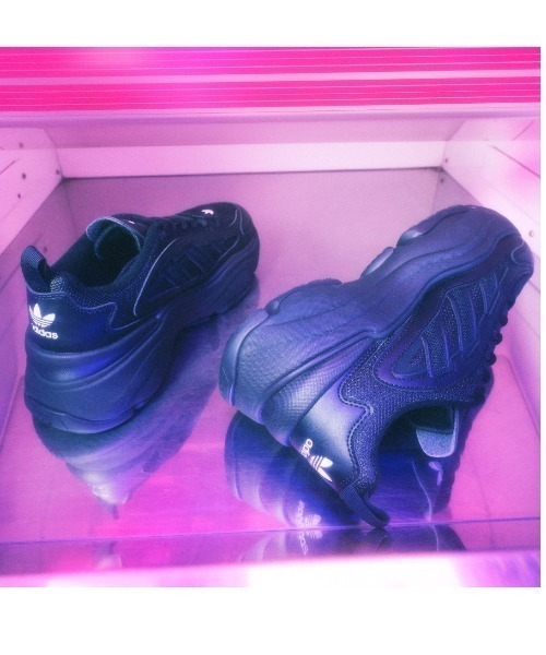 adidas（アディダス） スニーカー OZGAIA W オズガイア W IG6045 CORE