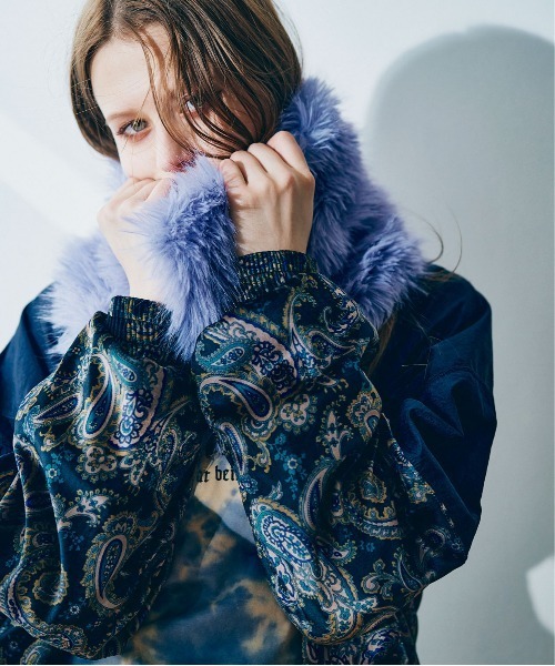 RNA（アールエヌエー） パーカー J2091 ペイズリー柄ベロアアノラック