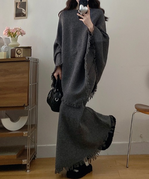 emi+ セットアップ フリンジニットポンチョプルオーバーセットアップ