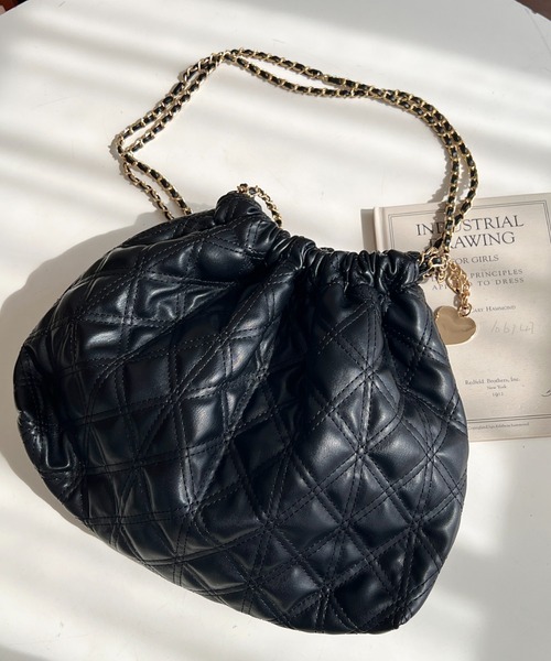 moment+ ショルダーバッグ バッグ ハートチャームキルティングチェーン