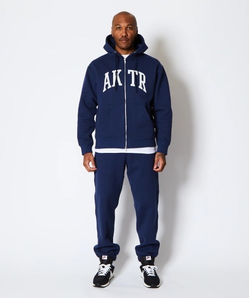 パーカー AKTR COLLEGE LOGO SWEAT ZIP HOODIE（アクター カレッジ