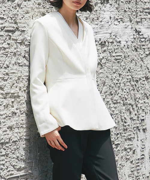 SMILE ORCHID（スマイルオーキッド） セットアップ Vネックペプラム