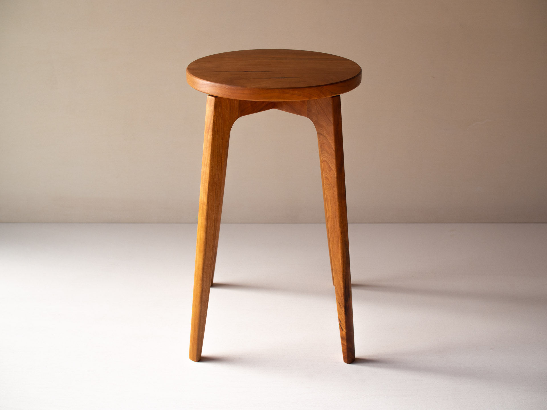 STOOL ｜ 椿井木工舎 ZWEI WOOD WORK