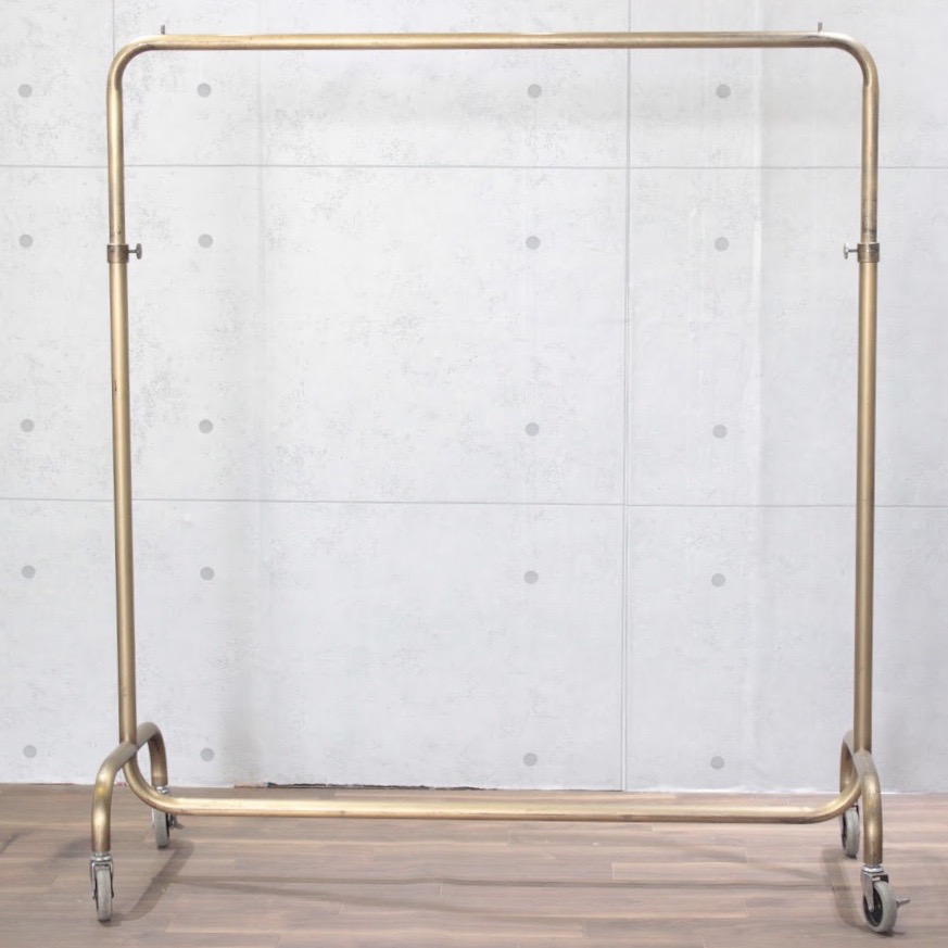 古美色ハンガーラックレンタル 展示会場・催事でご利用頂いています