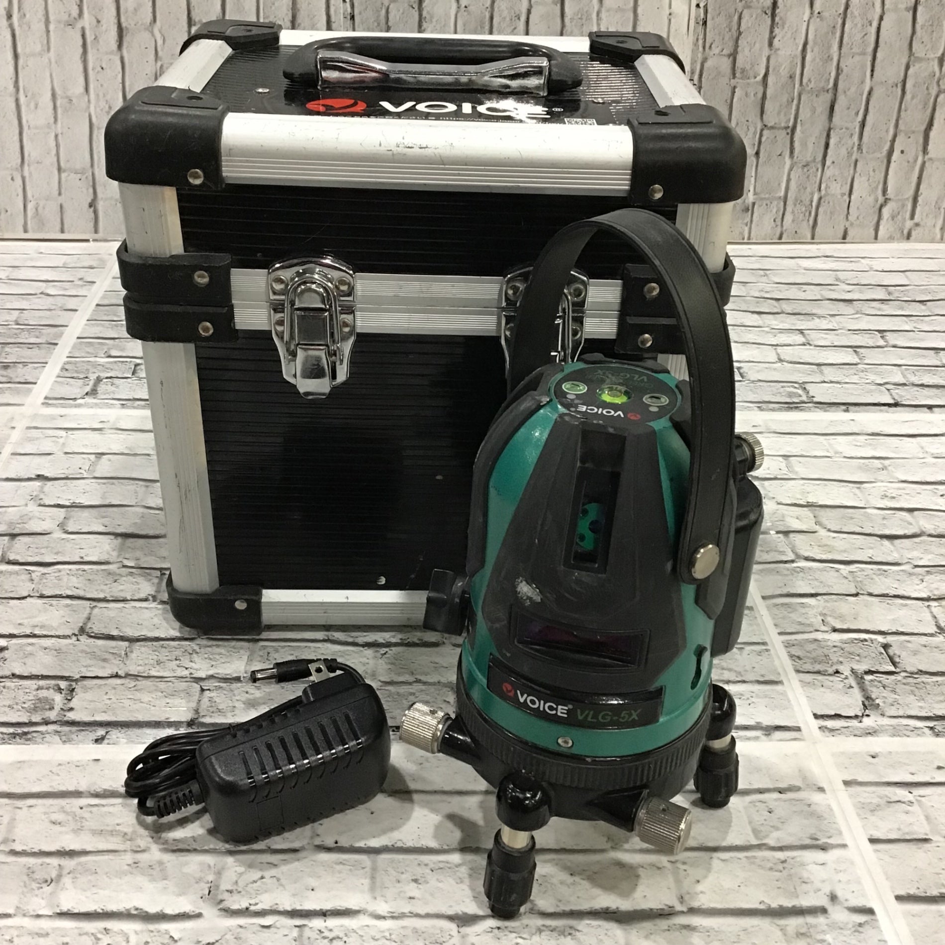 〇VOICE レーザー墨出し器 5ライングリーンレーザー 矩十字・横 VLG-5X