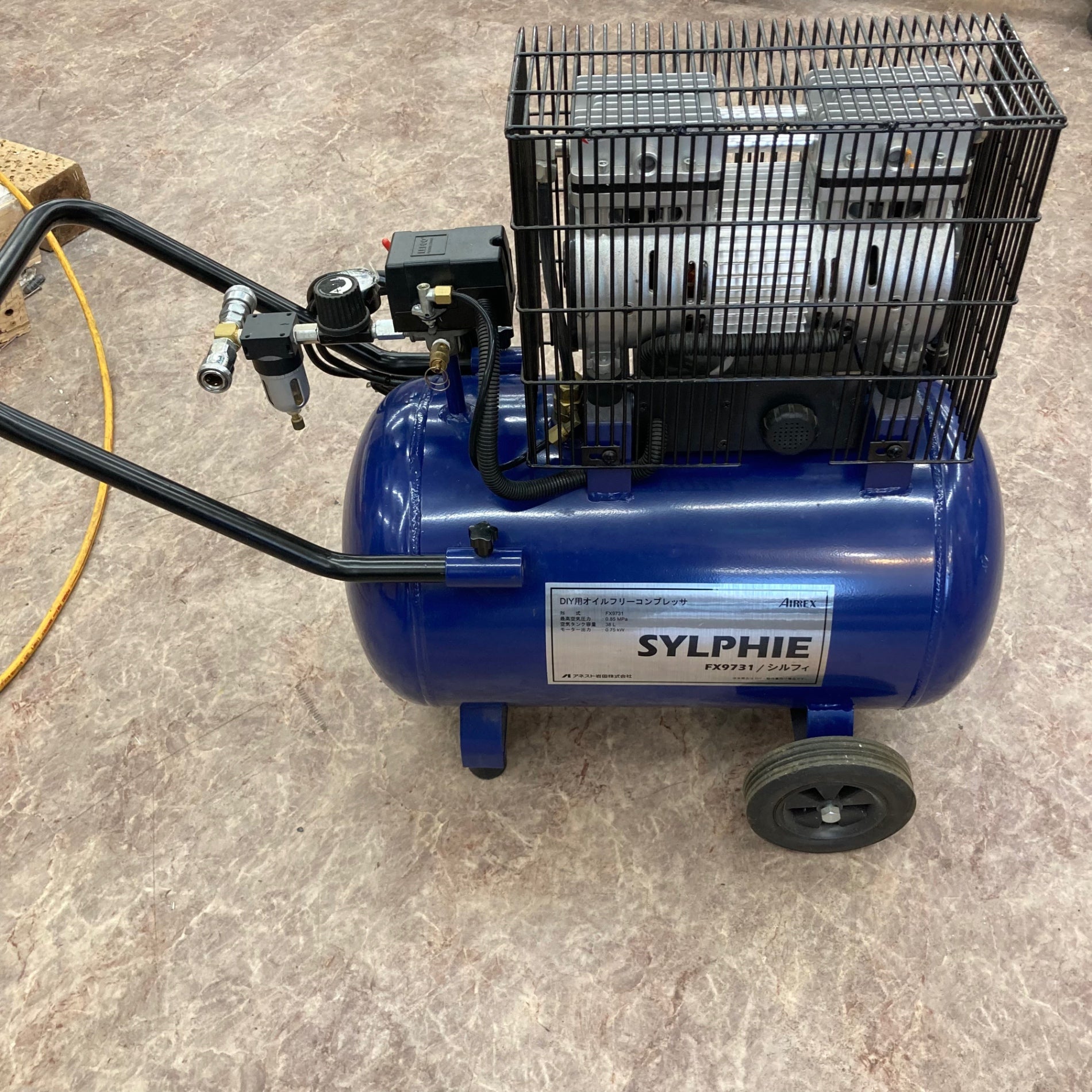 店頭受取り限定】〇アネスト岩田 常圧オイルフリーエアコンプレッサー