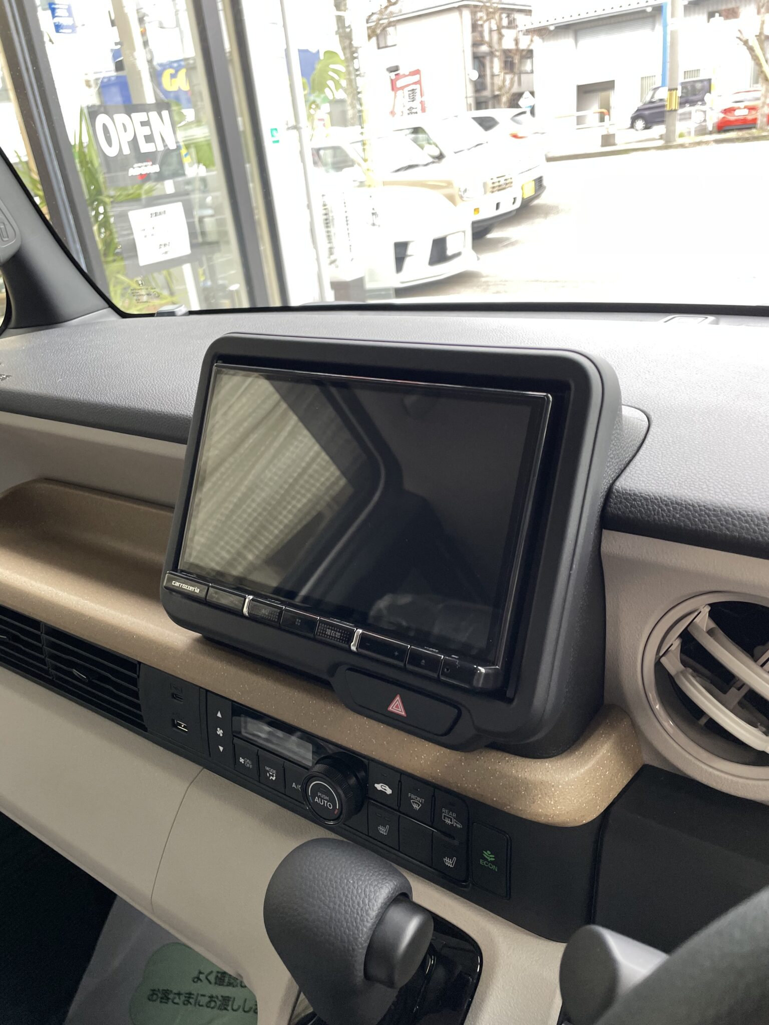 New N-BOX × 8インチナビ取り付け – オートスタイルアドオン