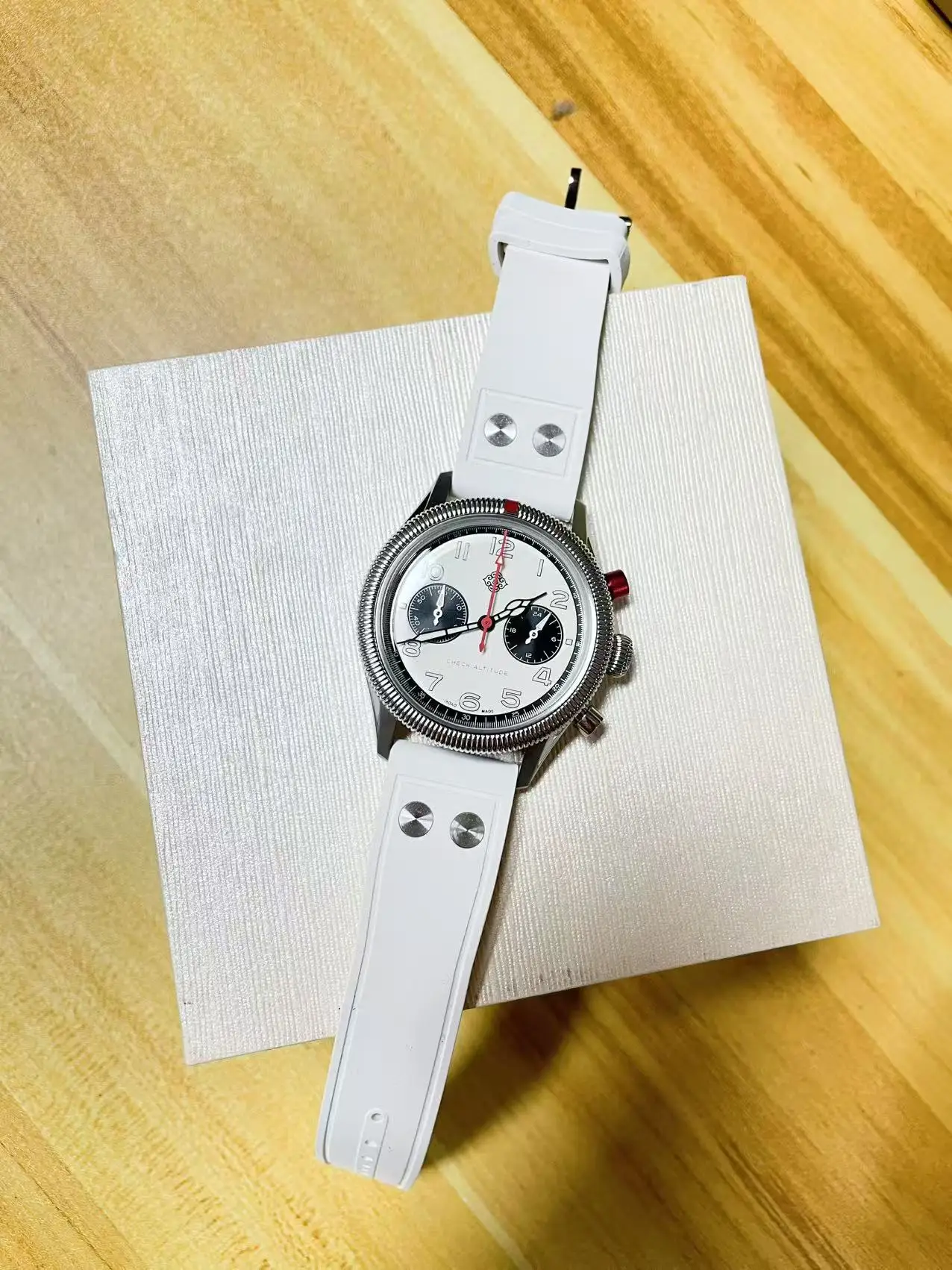 2025 New IXDAO 39mm Pilot Men Quartz Watches Peregrine Falcon