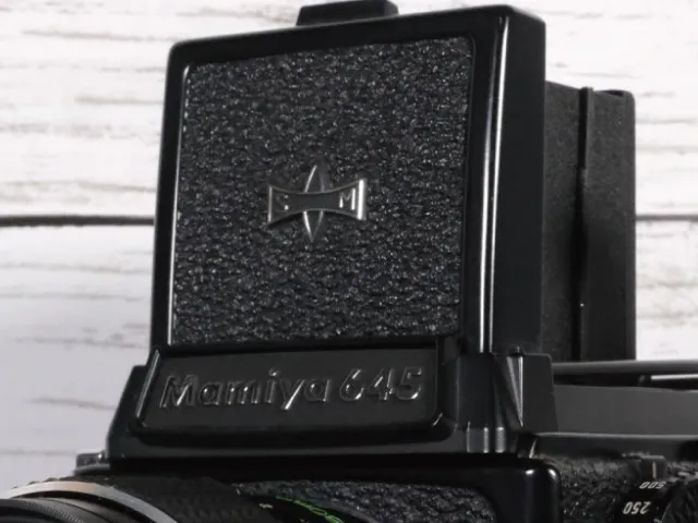 MAMIYA M645 1000Sを買取させて頂きました。現在の相場や特徴もご紹介