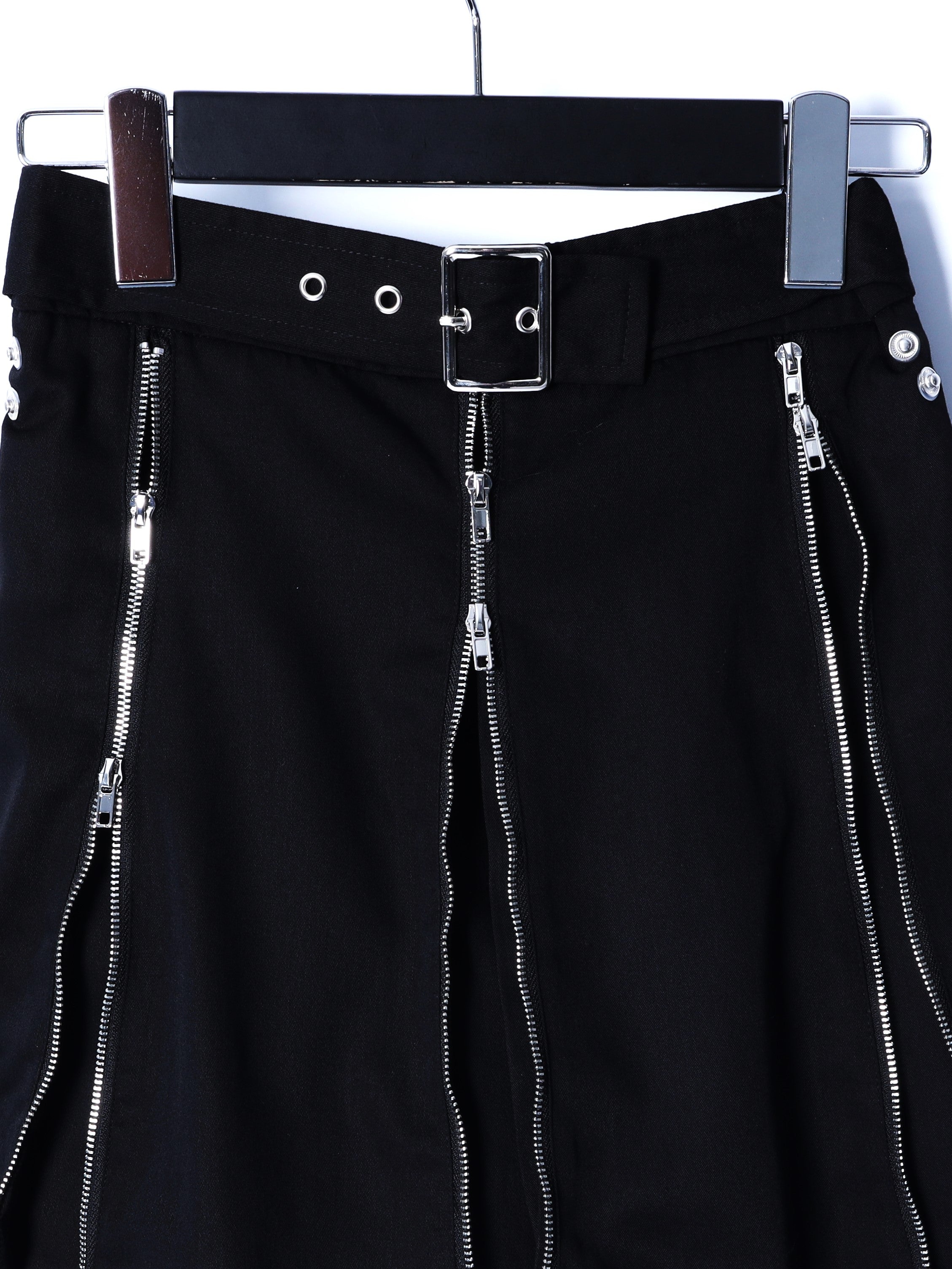 ガータベルトサスペンダー付きZIPプリーツスカート– A AM STUDIO