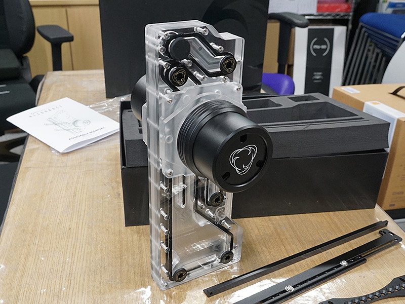 ラジエーターにマウントできる水冷リザーバーにデュアルポンプ対応品