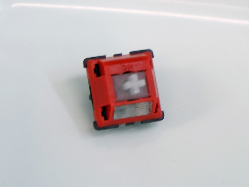 高めの打鍵音と滑らかなタッチが特徴のキースイッチ「BSUN Roselle V2