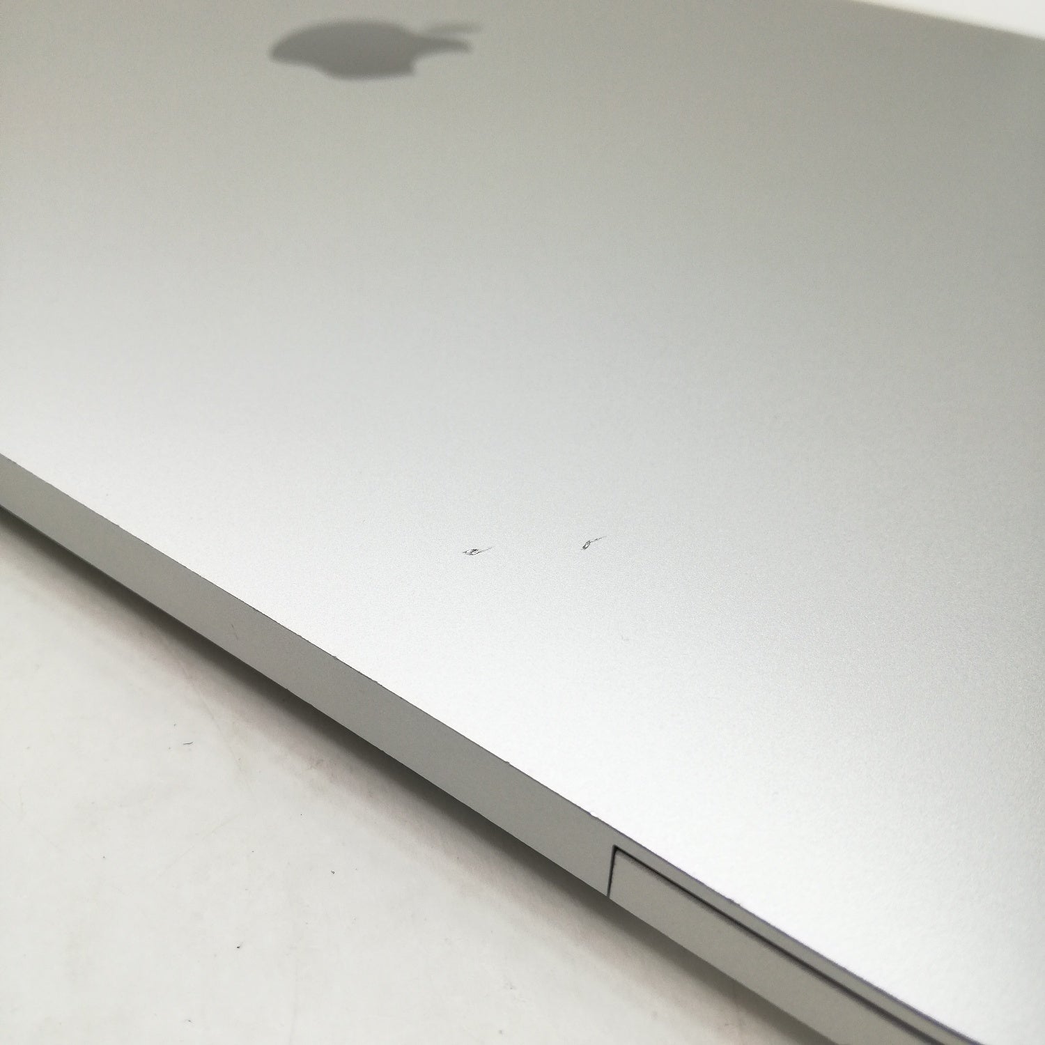 MacBook 中古 販売】MacBook Pro Touch Bar / 13インチ / 2020 / 32GB