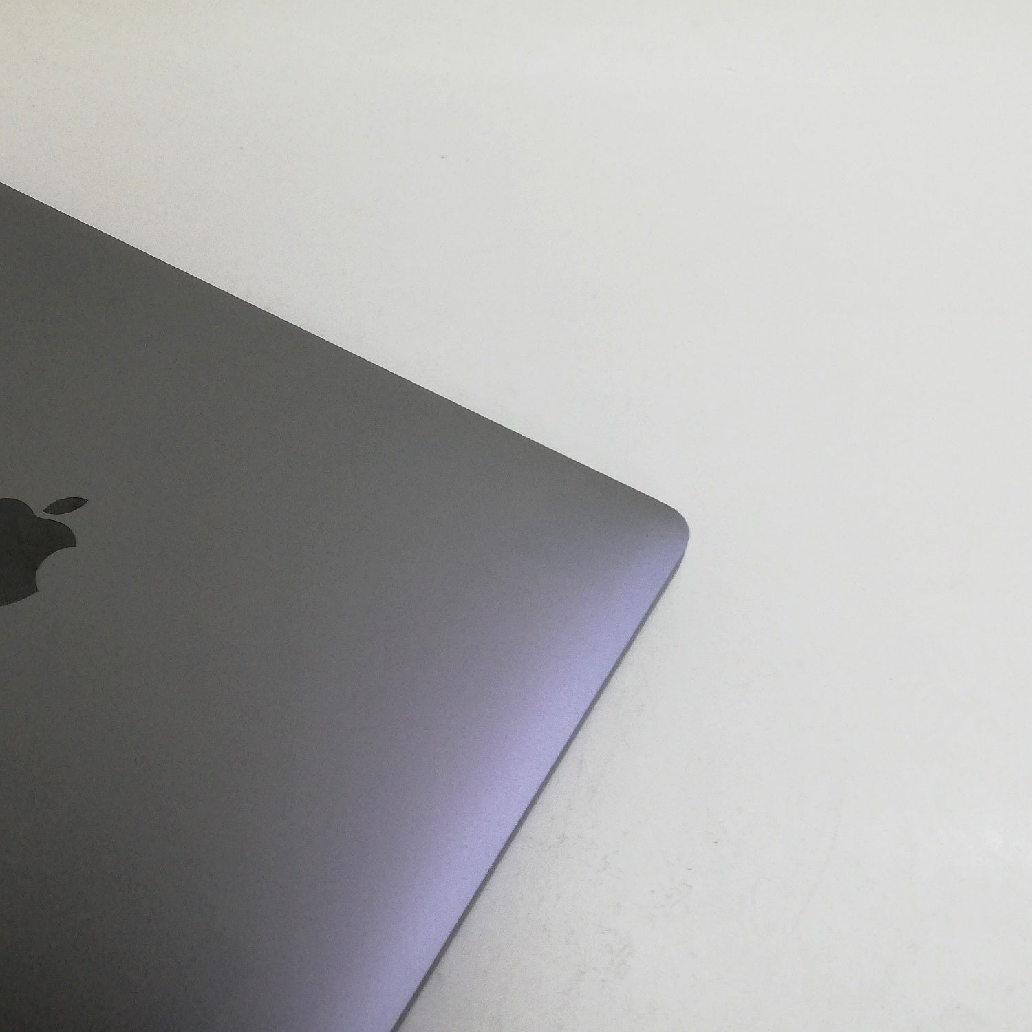 MacBook 中古 販売】MacBook Pro M2 / 13インチ / 2022 / 16GB / 256GB