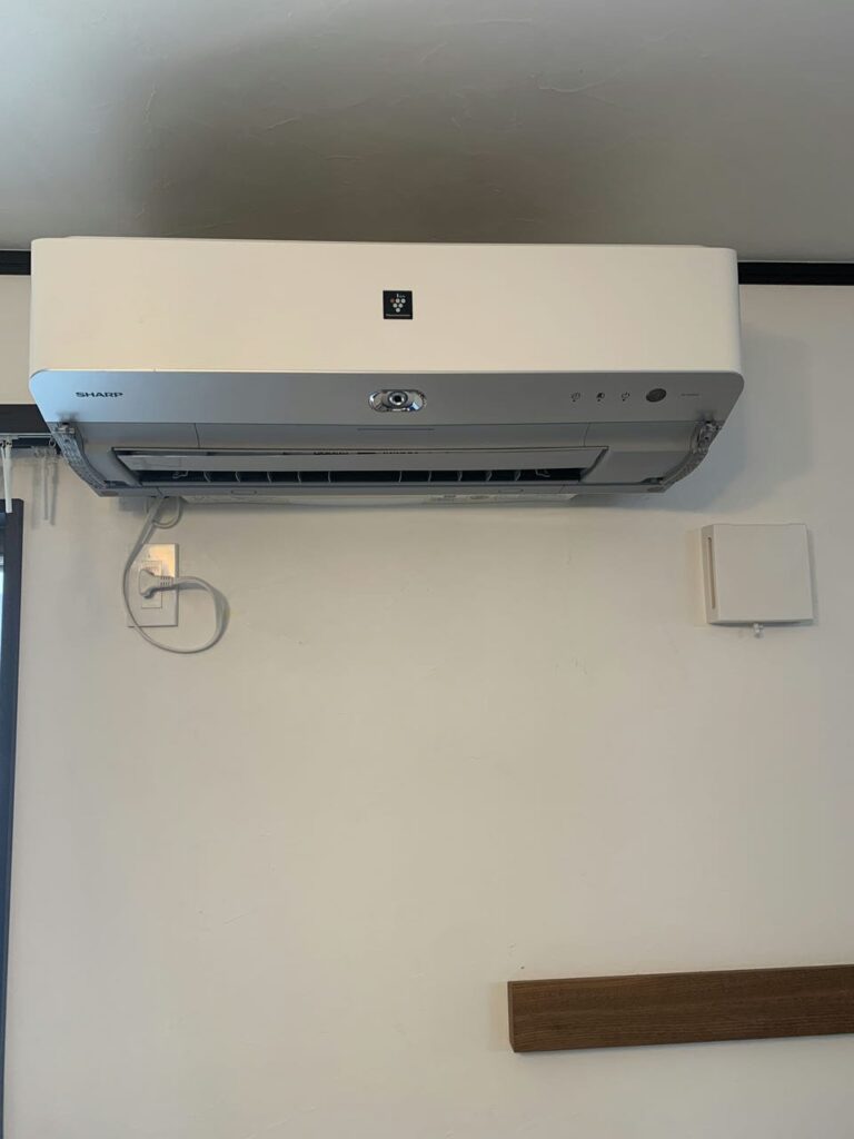 名古屋市 | 蔵書家の敵はカビ！シャープ製エアコン完全分解