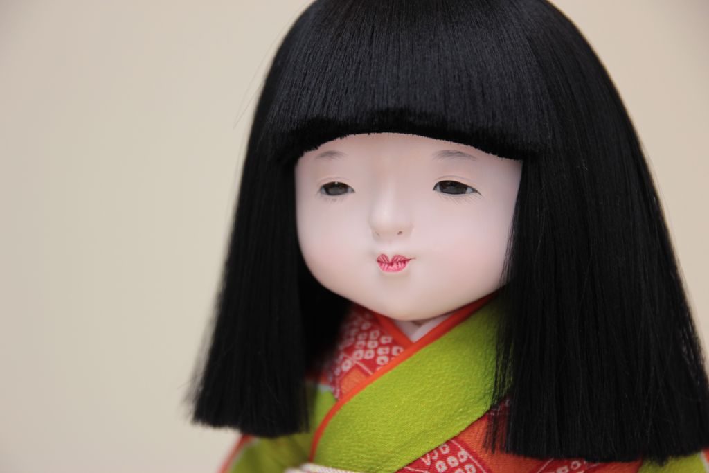 味岡映水作 8号 市松人形 約32センチ 正絹縮緬衣装 絹毛 鮮やかな緑