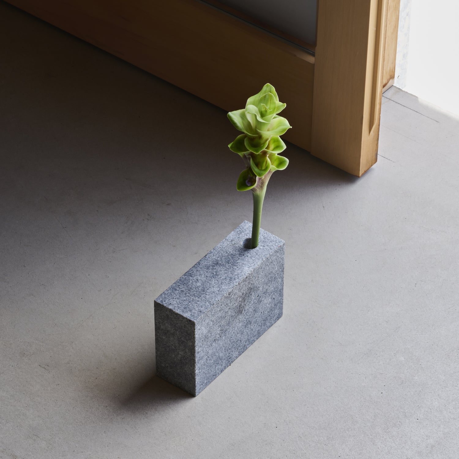 暮らしに寄り添う庵治石プロダクト – AJI PROJECT STORE