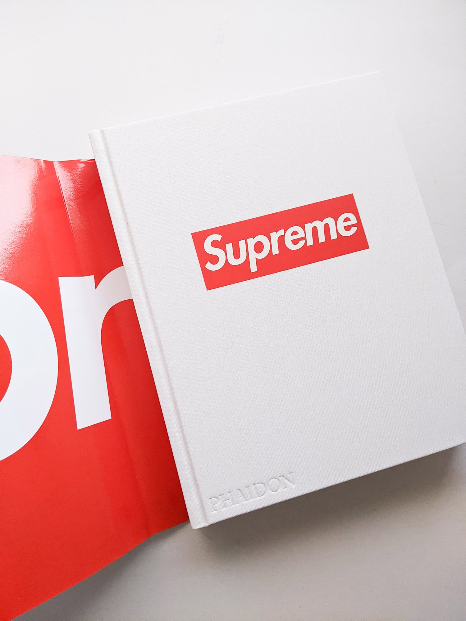 Supreme - 本 屋 青 旗 Ao-Hata Bookstore