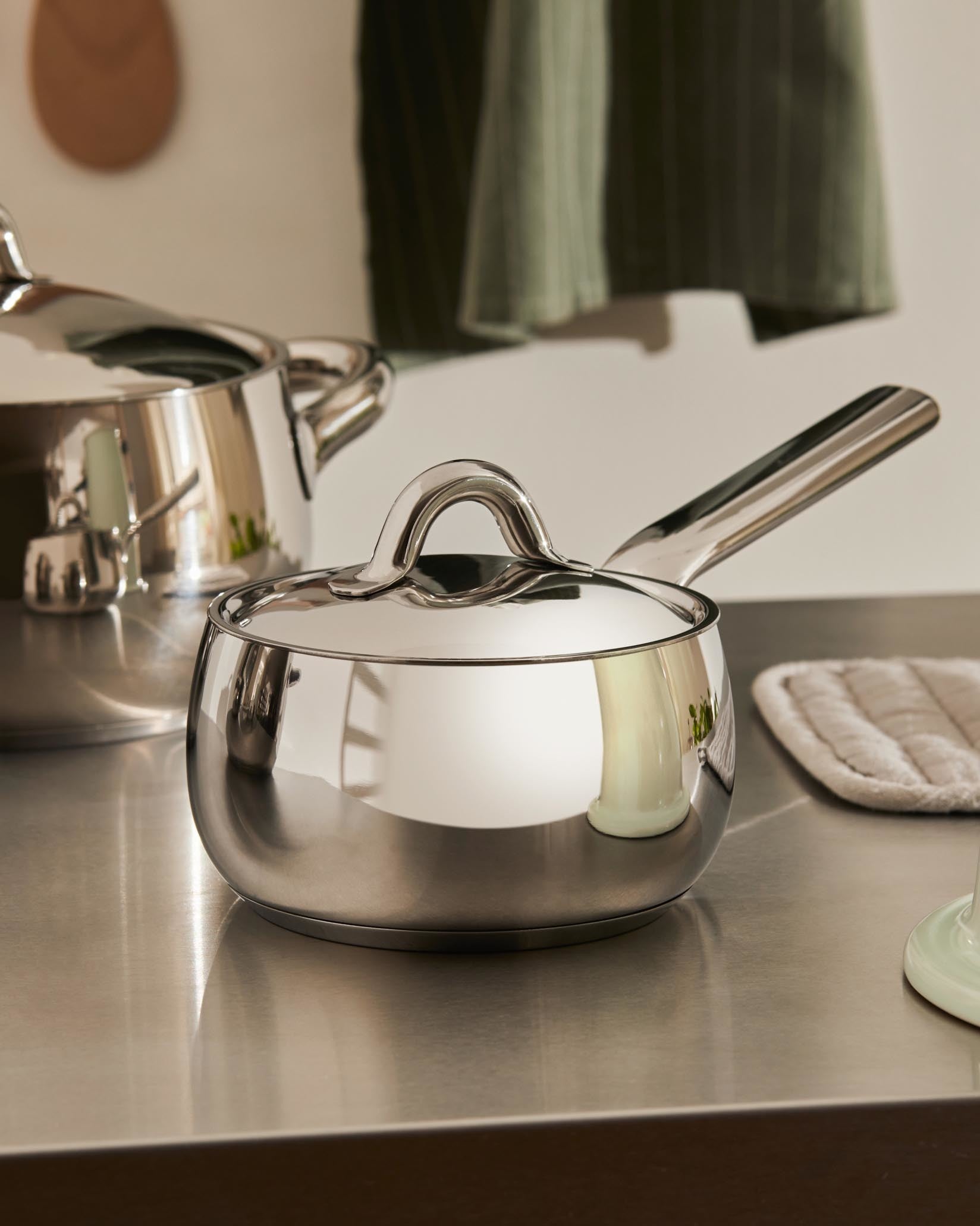 Mami Low Casserole With Two Handles | Alessi