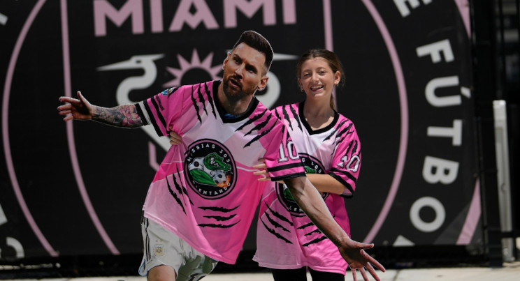 マイアミでメッシマニアが爆発！ レジェンドの加入に興奮 – ALLSTARS CLUB