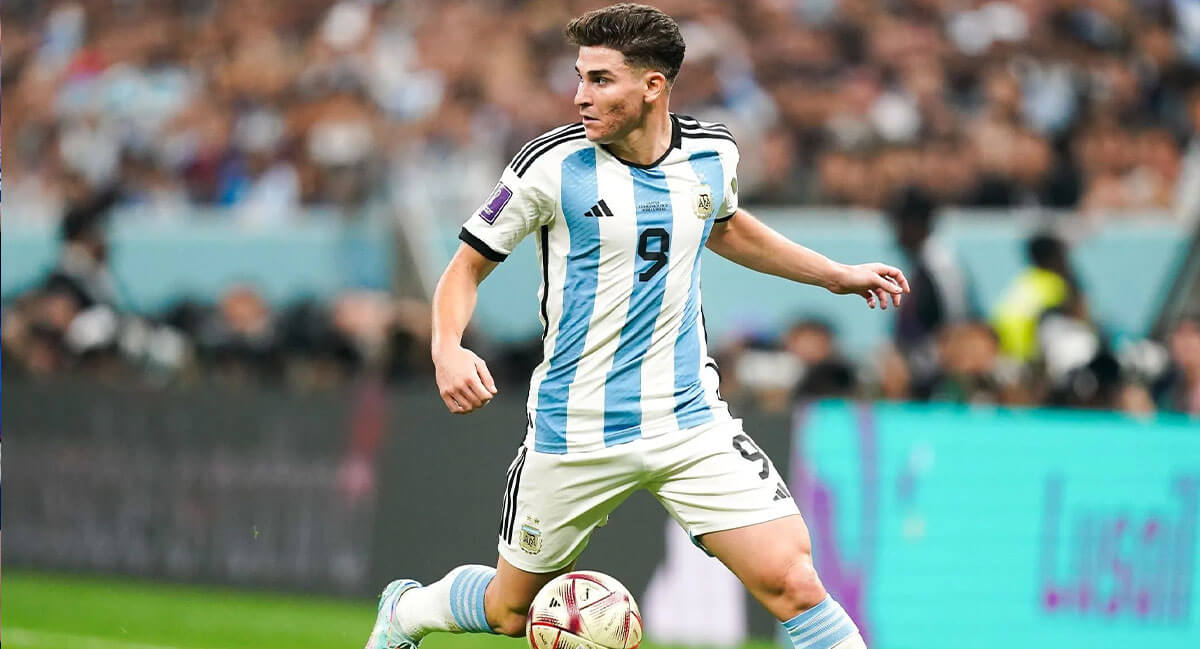 一番頭がおかしいのはディブ」フリアン・アルバレスがアルゼンチン代表