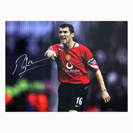 ロイ・キーンがマンチェスター・ユナイテッドにサインした写真