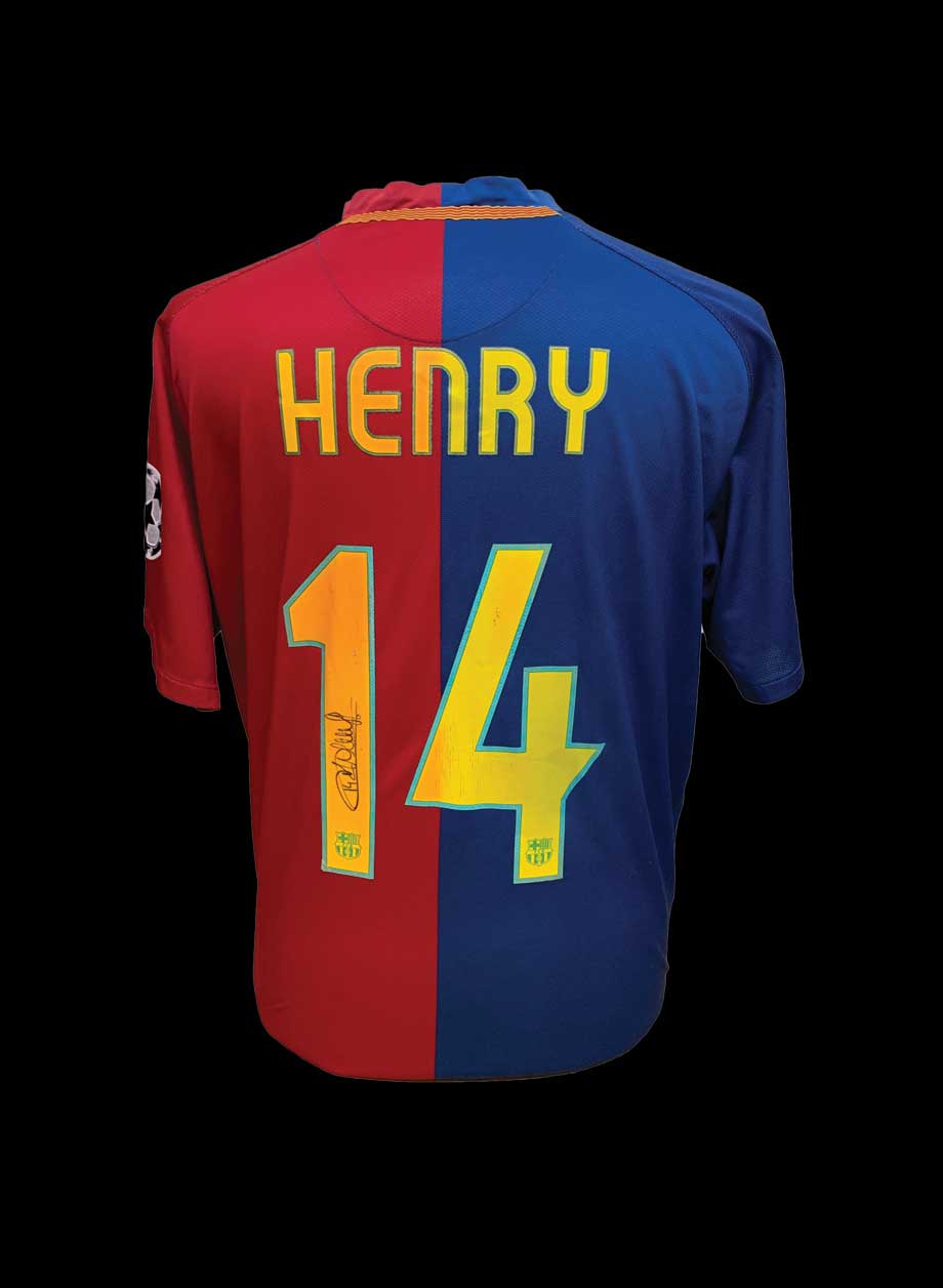 ティエリ・アンリがバルセロナ 2008/09 ユニフォームにサイン