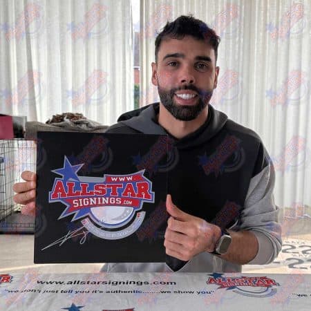 ダビド・ラヤがアーセナル 2024/25 ゴールキーパー シャツにサイン