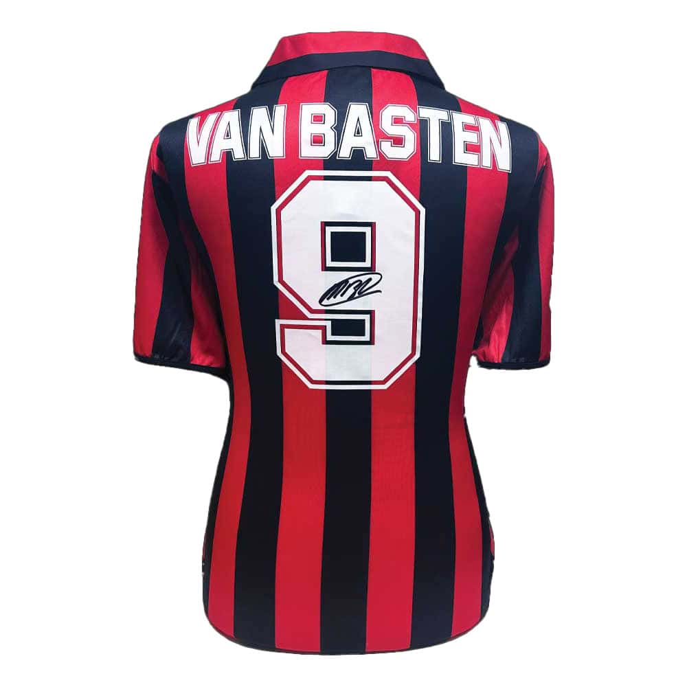 マルコ・ファン・バステンがACミランの1988年レトロホームシャツに