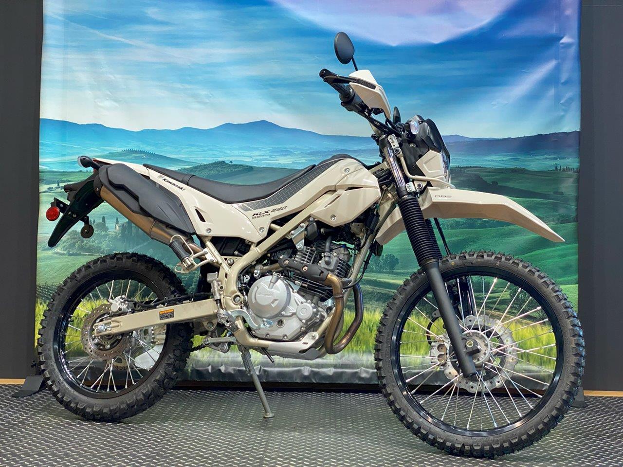 KAWASAKIプラザ新潟】KLX230（新車）2025年モデル。デュアルパーパスの