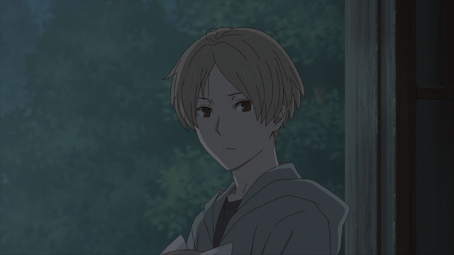 秋アニメ「夏目友人帳 漆」的場（CV諏訪部順一）の右目をねらう妖が