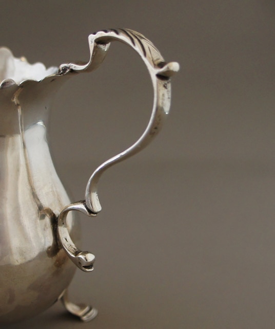 イギリス「ミルクピッチャー」《アンティックかとう》
