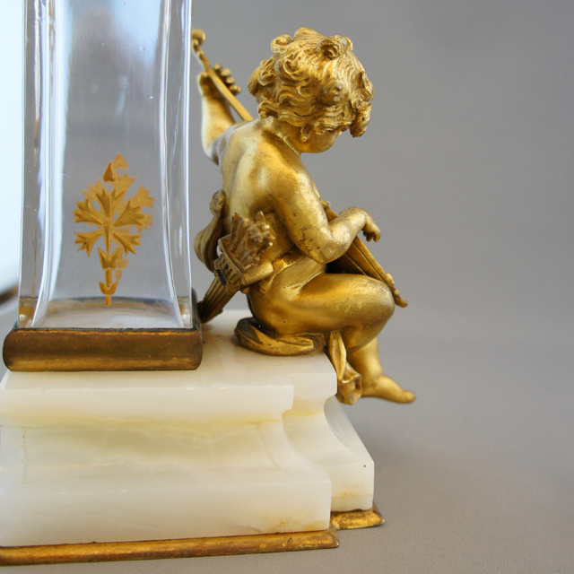 オールドバカラ「ブロンズ像付花瓶「楽器を演奏する子供