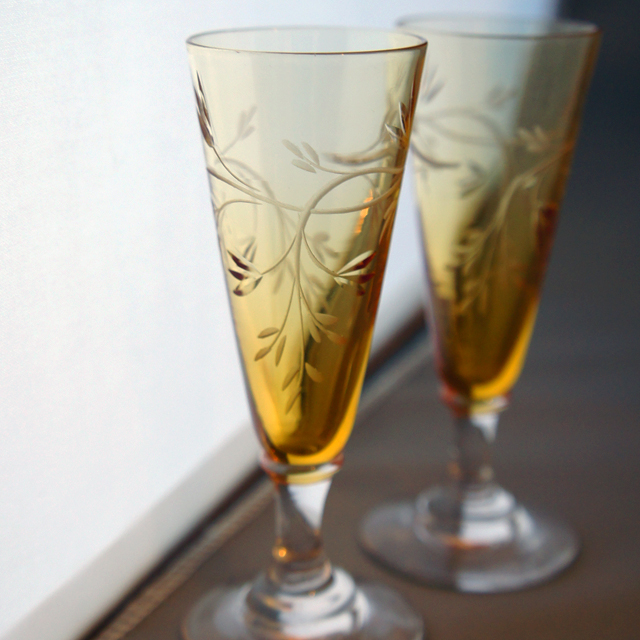 オールドバカラ「アンバー色ガラス カット装飾 リキュールセット