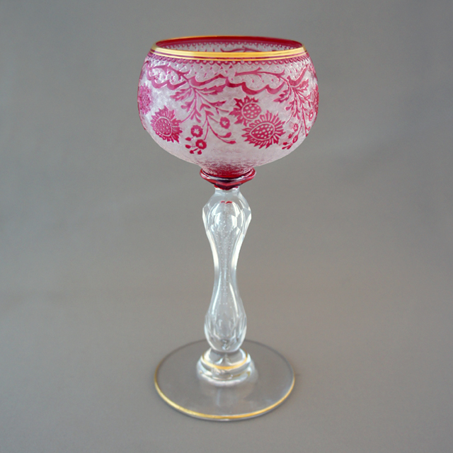 オールドバカラ「赤被せガラス エッチング地 野いちご文 ワイングラス