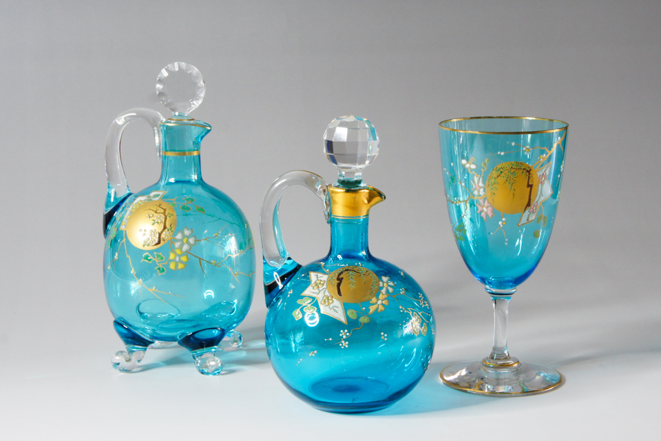 オールドバカラ「窓絵 木瓜文リキュールボトル」《アンティックかとう》