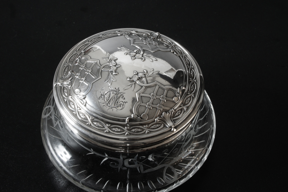 フランス「銀装飾 ボンボ二エール」《アンティックかとう》