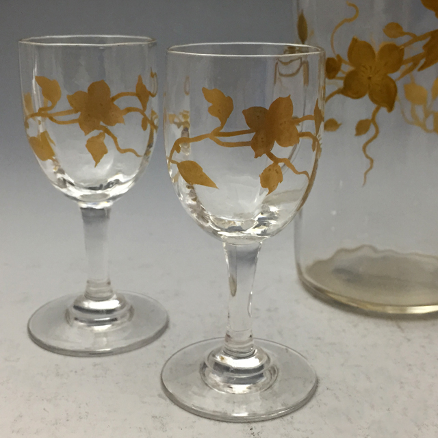 オールドバカラ「金彩 草花文 リキュールセット トレー付き