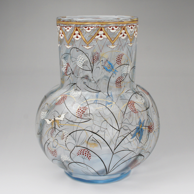 エミール・ガレ「蝶に草花文花瓶 (月光色ガラス)」《アンティックかとう》