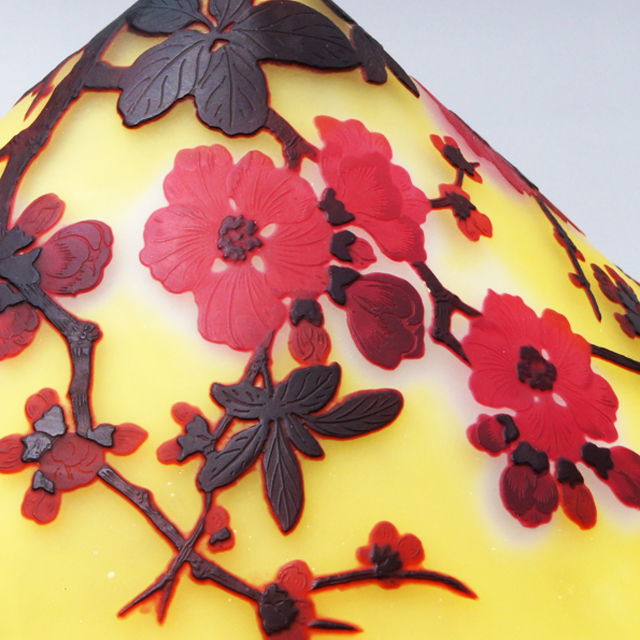 エミール・ガレ「木瓜文テーブルランプ」《アンティックかとう》