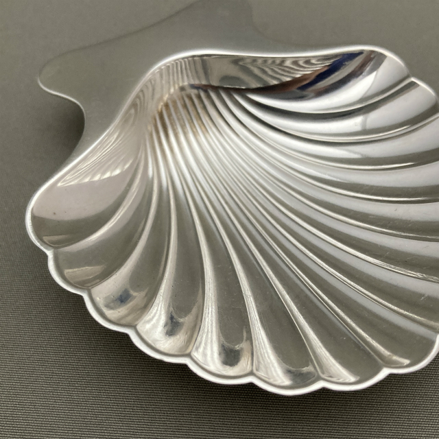 ティファニー「シェル型ミニトレー」《アンティックかとう》