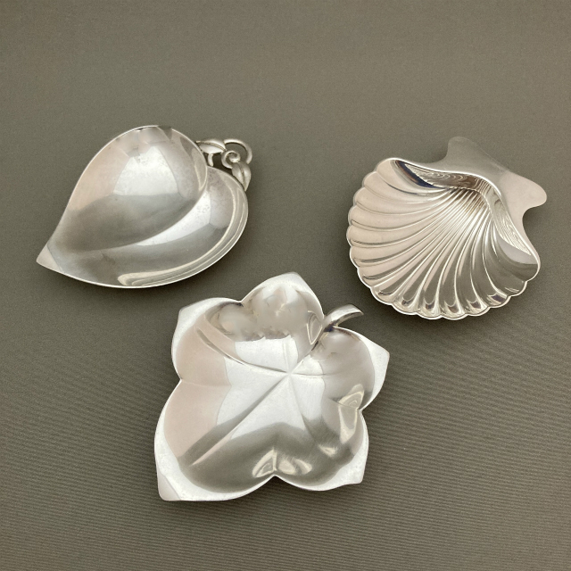 ティファニー「シェル型ミニトレー」《アンティックかとう》