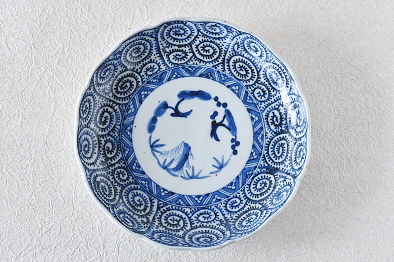 古伊万里 染付 蛸唐草 太明成化年製文 輪花型 七寸皿 - 生活骨董と古布