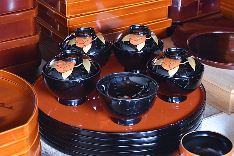 輪島塗 半月卓上膳 ② 5 客 慶塚漆器工房 慶塚作 輪島塗 半月卓上膳 ②