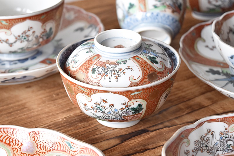 伊万里 通り物 色絵 赤絵 金彩唐草 鶴鳥松竹梅 蓋茶碗 茶碗 - 生活骨董