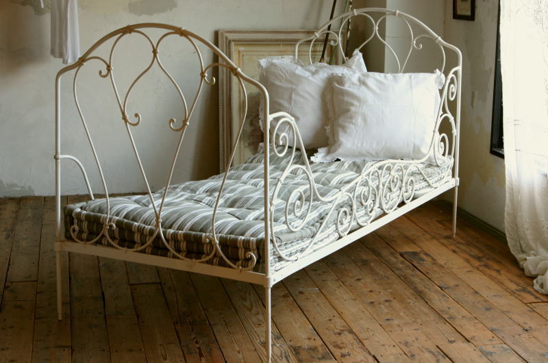 アンティークアイアンベッド フランス 【Antiques Truffle 京都 鹿ケ谷】