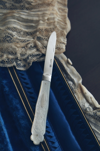 マザーオブパールハンドル フォールディングシルバーフルーツナイフ
