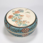 陶磁胎七宝 花蝶図蓋物 - 古好屋